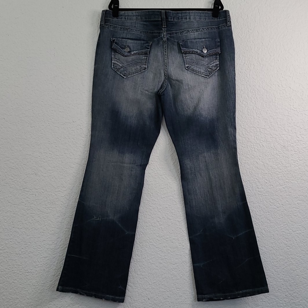 Jeans - Picture 2 of 9